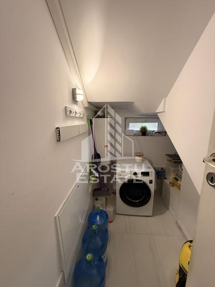 Duplex de vanzare, 4 dormitoare si 3 bai, Dumbravita