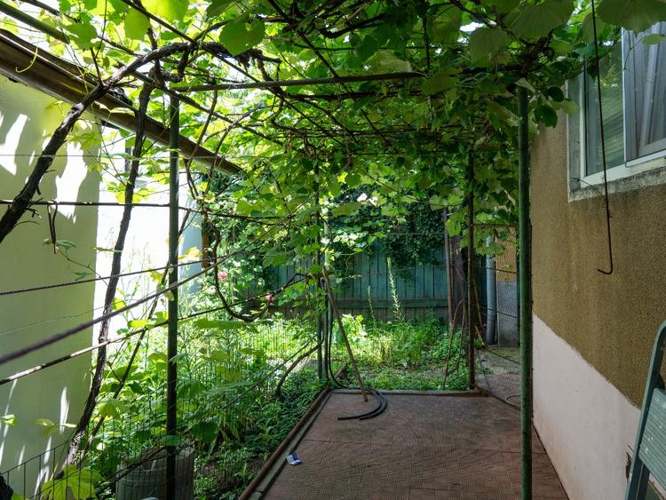 Casă spațioasă S+P+1E – 5 camere – 278 mp – Sector 4