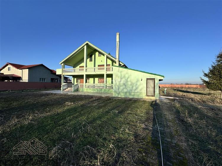 CASA  DE VANZARE BOTARLAU - 35