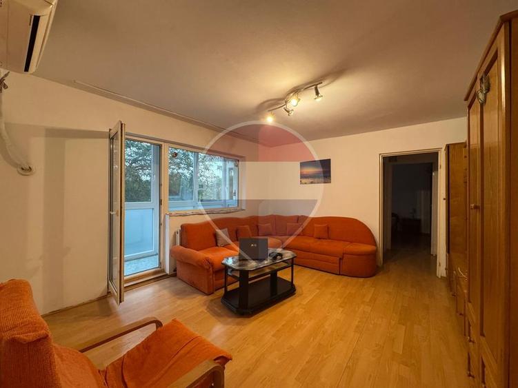 Apartament cu 2 camere, et,1, centrala proprie si boxa-Str.Stupilor