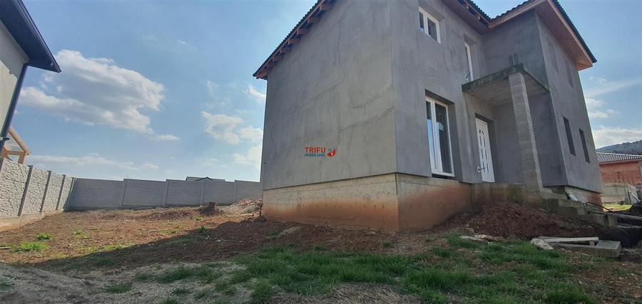 Casa noua de vanzare 5 camere 355 mp teren Micesti
