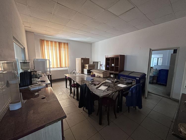 Clădire multifuncțională de închiriat – zonă cu acces TIR