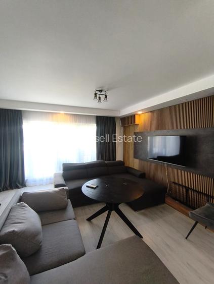 Cosmopolis-Vila Exclusivista-2 locuri de parcare-disponibila 10.10-1200 EUR