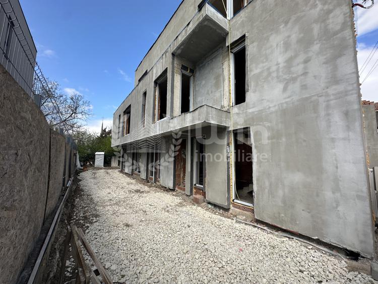 Doua unitati in duplex | 255mp utili | 260mp teren | Zona UMF