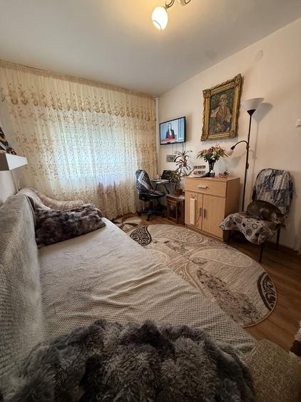 Garsoniera in zona Rogerius