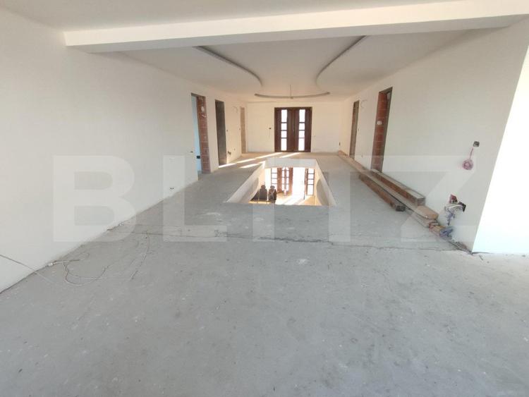 Casa individuala semifinisata, 2000mp teren, zona centrala Radauti