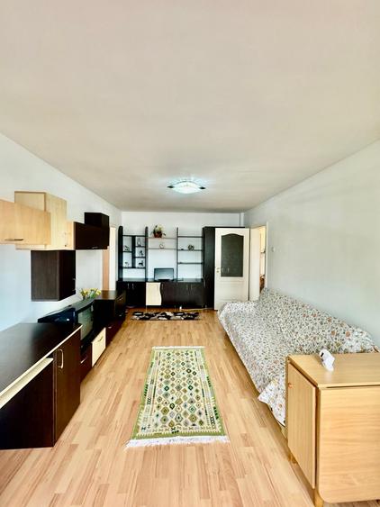 Apartament 2 camere,zona 1Decembrie