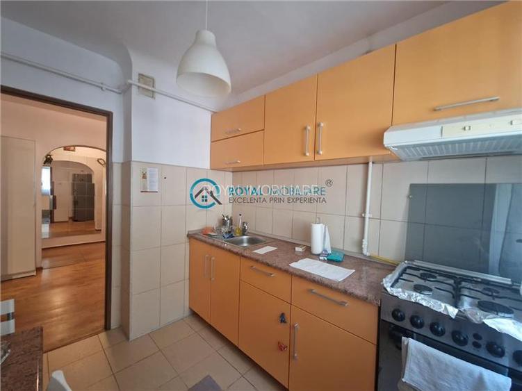 Royal Imobiliare - Inchiriere apartament zona Vest - 12