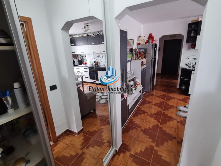 Apartament 2 camere, 2 bai, etaj 8, mobilat,utilat Darmanesti