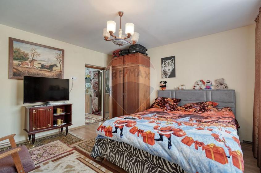 Casă / Vilă cu 6 camere de vânzare în zona Bartolomeu