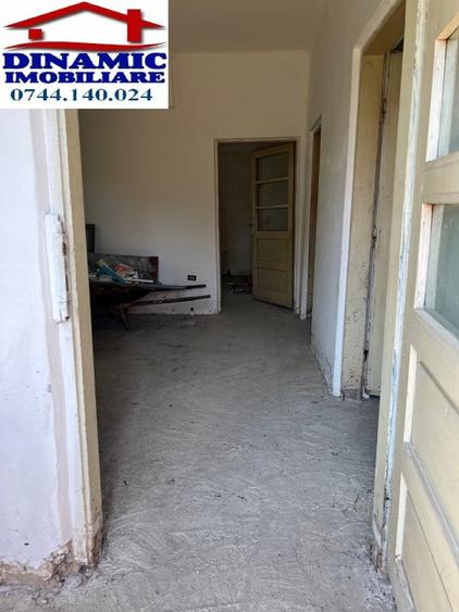 Casă + Hală cu 620 mp teren, Str. Izvoare. Preț 65000 eur/ pachet