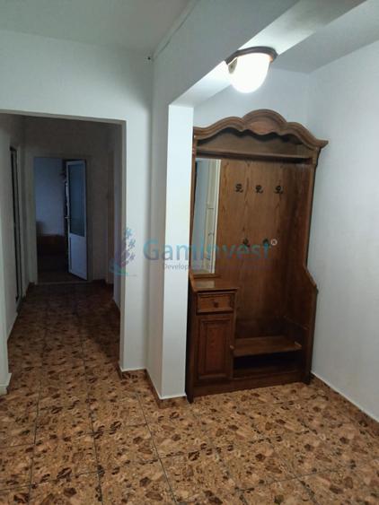 Apartament cu 3 camere de inchiriat pentru Muncitori, zona Nufarul Oradea, Bihor