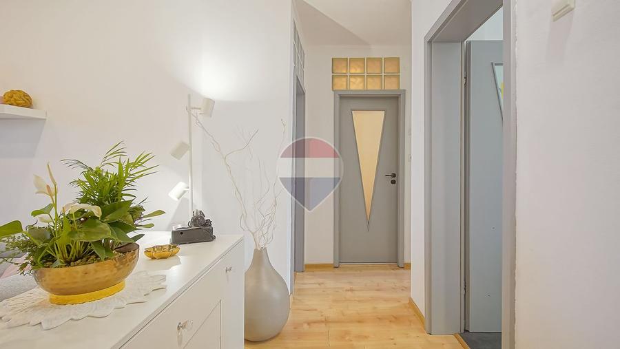Comision 0 %! Apartament cu 4 camere de vânzare în Centrul Civic