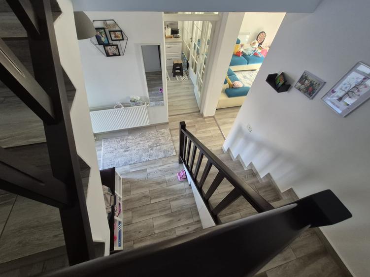 Casa 4 camere, Mobilata si Utilata cu Panouri solare si Batarie, Miroslava