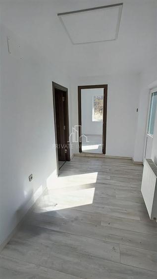 Proprietate Speciala, Casa pe 2 Nivele si 1 Studio, Curte proprie, Zona Dambu