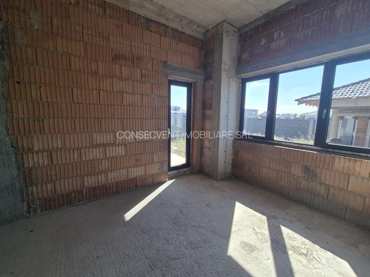 CASĂ LA SOL 143 mp utili 4 camere, 620 mp teren Via Carmina Comision 0