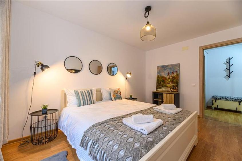Inchiriere apartament 2 camere, Urban Coresi, et 2, mob utilat
