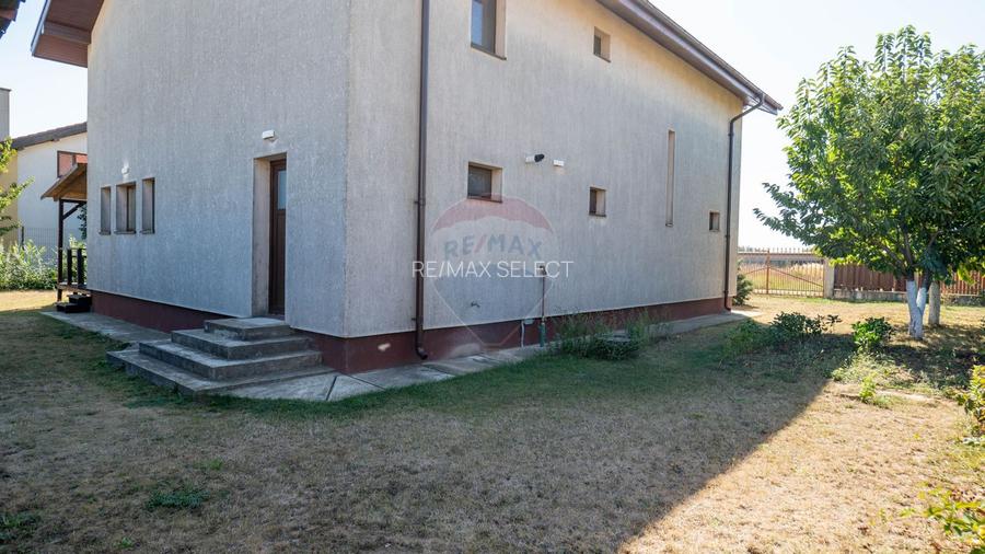Branesti - vanzare vila deosebita cu 4 camere- Autostrada Soarelui - 29