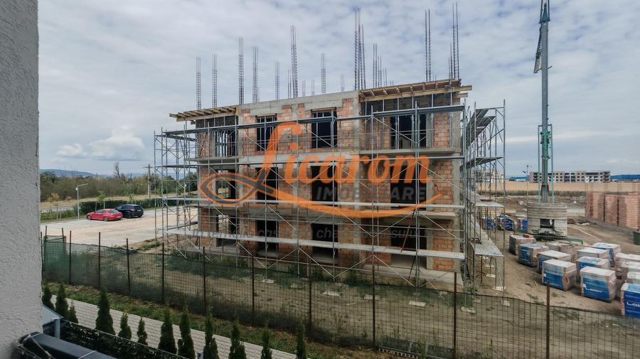 Apartament 2 camere, mobilat, lift, parcare, animale,Cristian BV