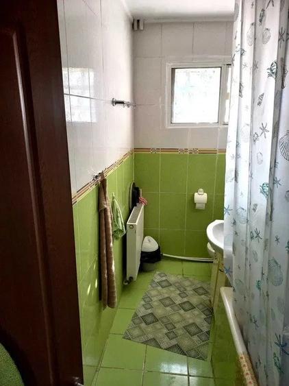 Apartament cu 2 camere, etaj 3/4, zona Podu Ros