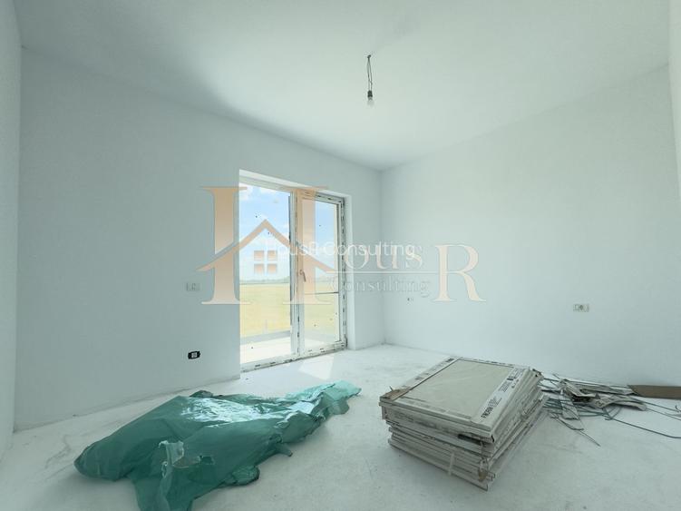 Decomandat. Compartimentat excelent. Etaj 1. Balcon 10 mp. - 7