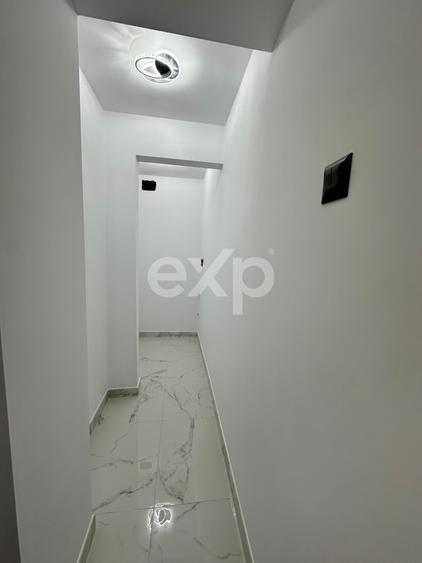 Apartament de vânzare – 3 camere , Micro 8 ,et 1