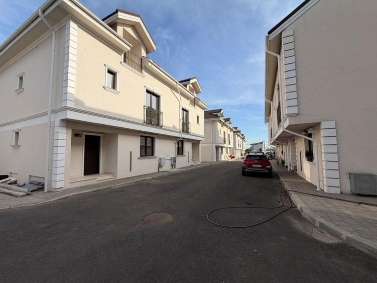 NEW!vila duplex in cartier rezidential, 2 locuri de parcare exterioare