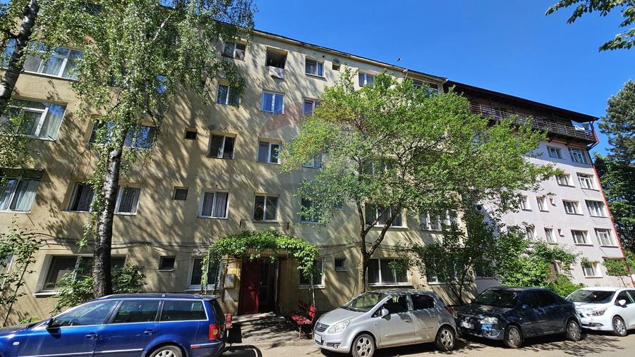 Apartament cu 2 camere, etaj 1 în zona George Enescu, Suceava