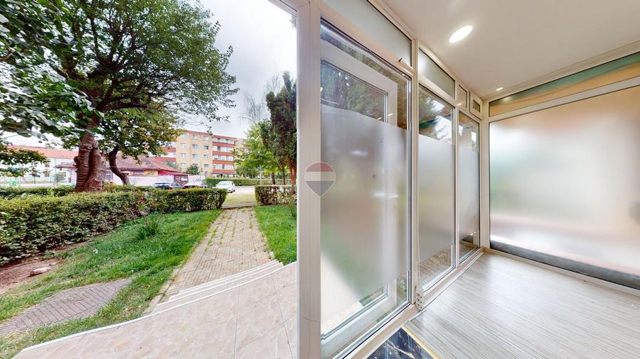 Spațiu comercial de închiriat (44 mp) în Brașov, Cartier Florilor