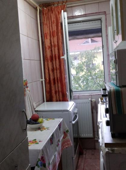 - Apartament 2 camere confort 2, etaj 3/4, cartier Apollo.