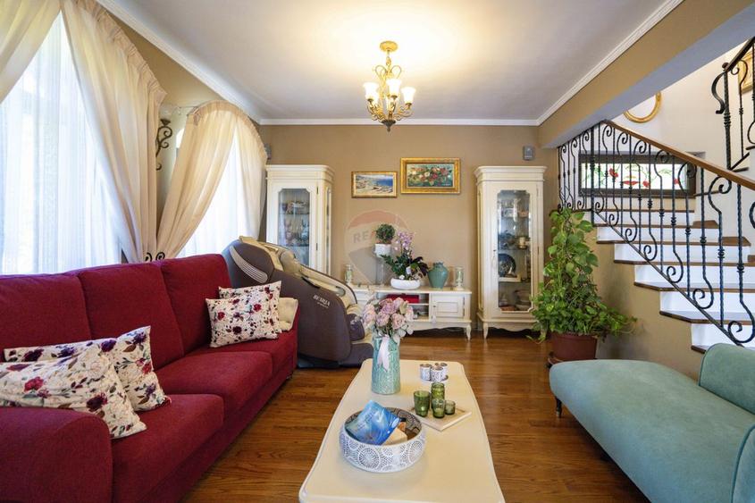 Casă cu 5 camere de vânzare în zona Dealuri Oradea