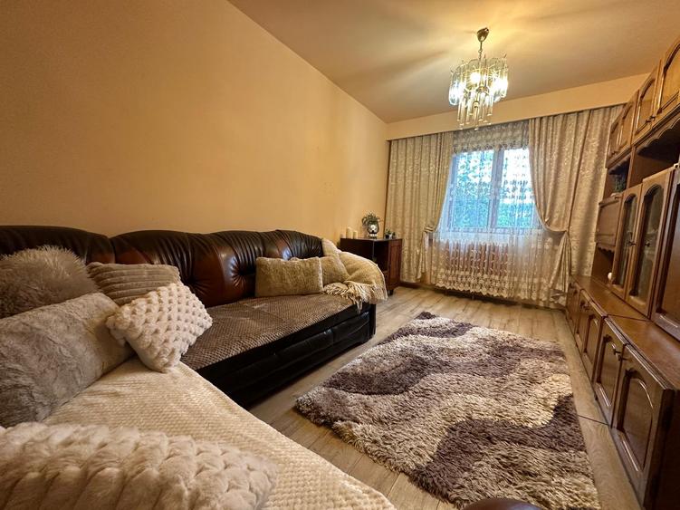 OPORTUNITATE !!! 3 CAMERE MANASTUR STR MEHEDINTI CU LOC DE PARCARE , 60 MP