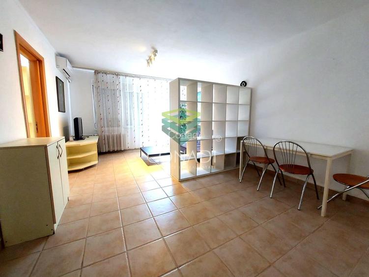 Sala Palatului, apartament cu 2 camere de inchiriat,  45 mp utili - 3