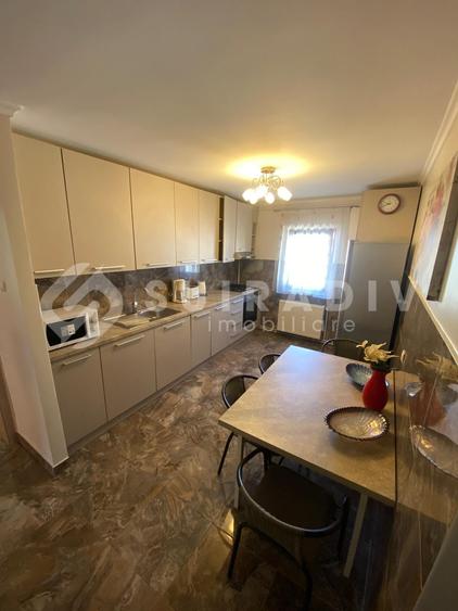 Apartament cu 3 camere, 2 bai, parcare- zona UMF