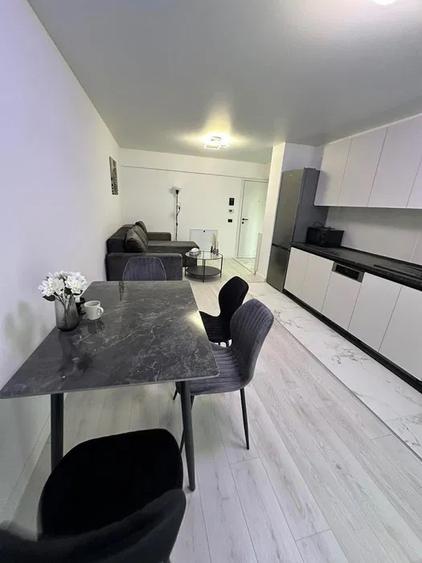 Sun Royal View 2 camere cu balcon si prox. metrou