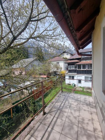 Vilă spațioasă de vanzare in Busteni-Oportunitate de investiție