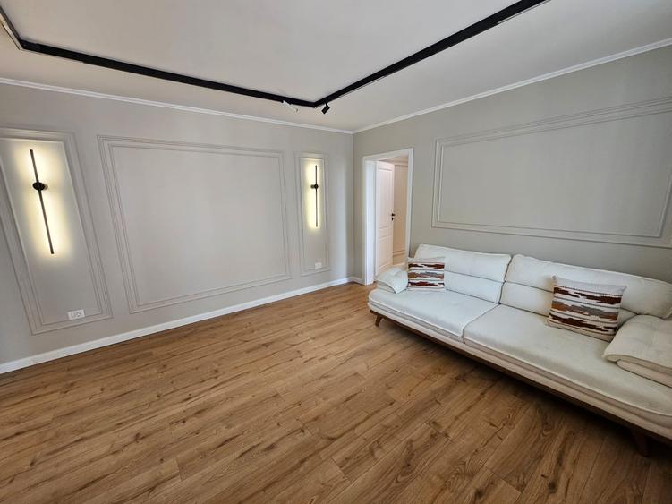 Apartament 3 Camere Renovat ( Mobilat si Utilat - totul nou )