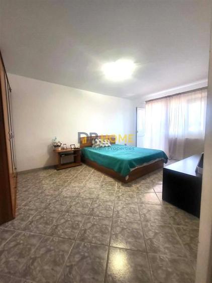 Apartament 2 Camere, Decomandat, etaj 2 din 3