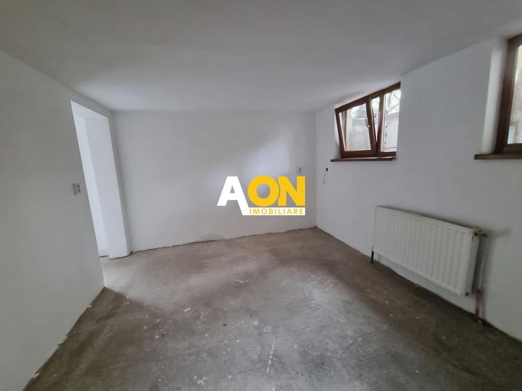 De vanzare casa 6 camere, S+P+M, 900mp teren, Cetate