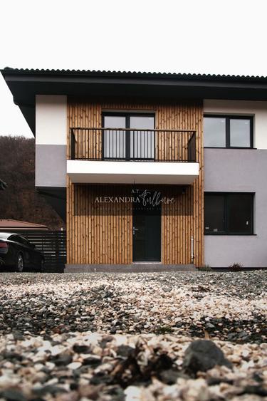 Duplex 4 camere DECOMANDATE, 120 mp utili, 180 mp curte, P+ET+POD