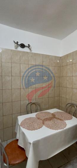 Apartament 3 camere decomandat, 72 mp, etaj 5/7, Universitate – 3 AC, centrală,