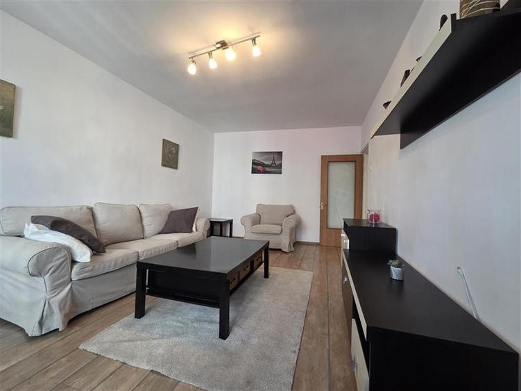 Apartament 3 camere  Piata Victoriei Str. Mexic nr. 2 spre inchiriere