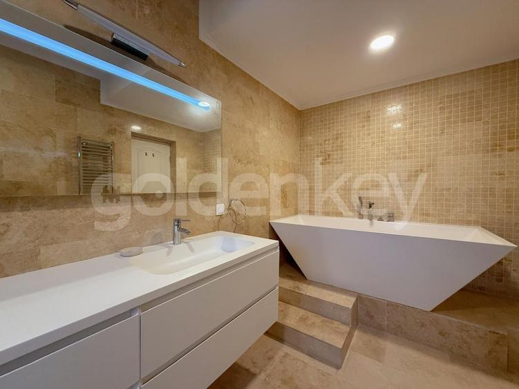 Vila cu 5 camere in complex rezidential | British School