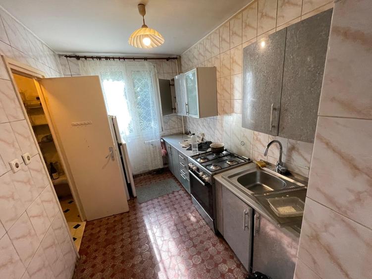 3 camere Drumul Taberei etaj ideal