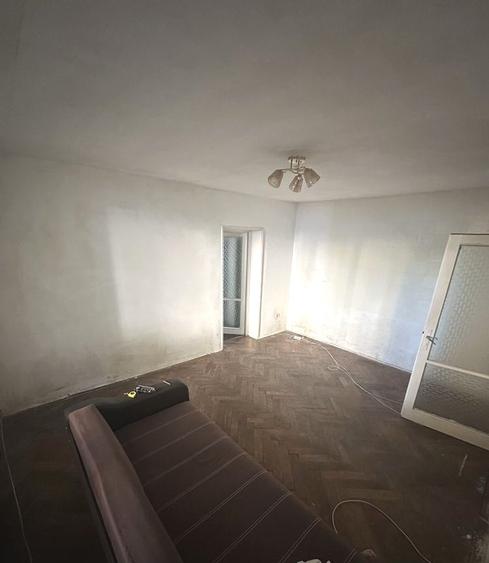 Apartament 3 camere zona Tractorul