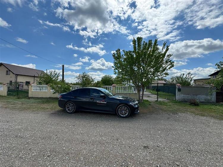 Casa demisol + parter de vanzare in Sat Vadu Rosca - Vulturu