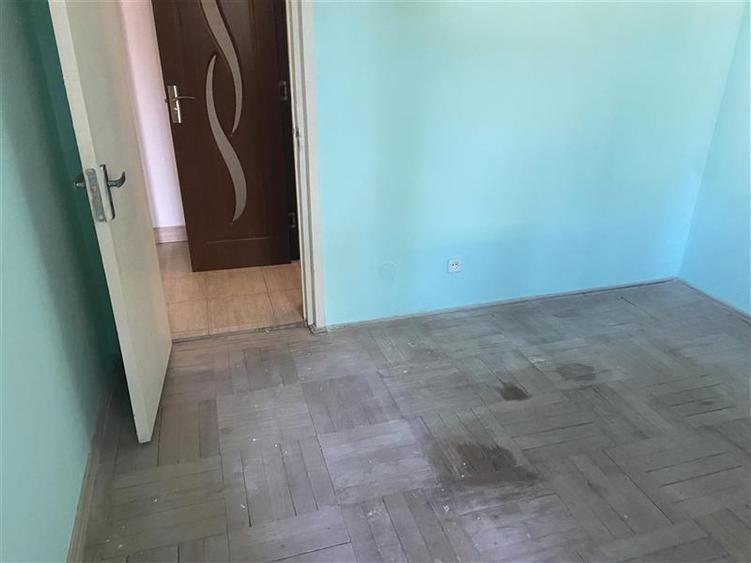 Apartament 4 camere , zona cartier Sud , et 1 , 60 mp , liber
