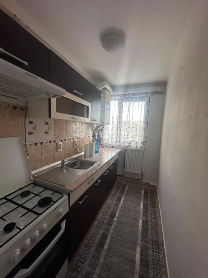 Apartament cu 2 camere, etajul 2/4, zona Alexandru cel Bun