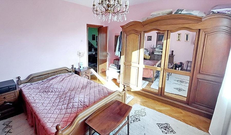 Casa tip duplex cu acces separat