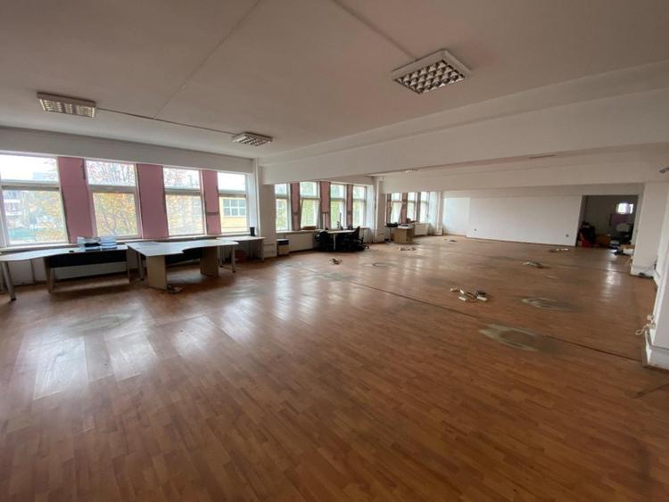 Spațiu birouri, 3500 mp, zona Lapus